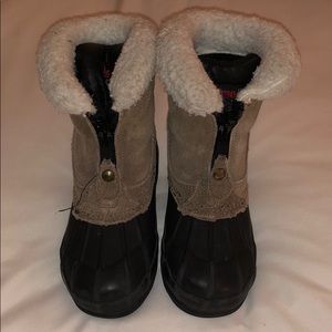 Children’s size 10 snow/winter boots.